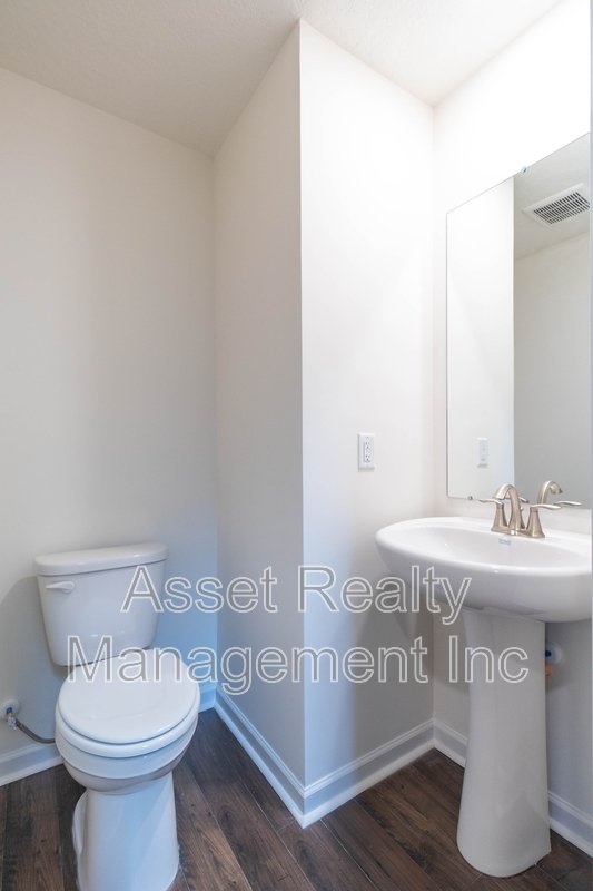 2076 Southwood Circle property image