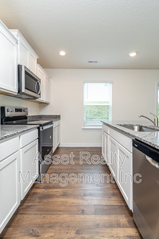 2076 Southwood Circle property image