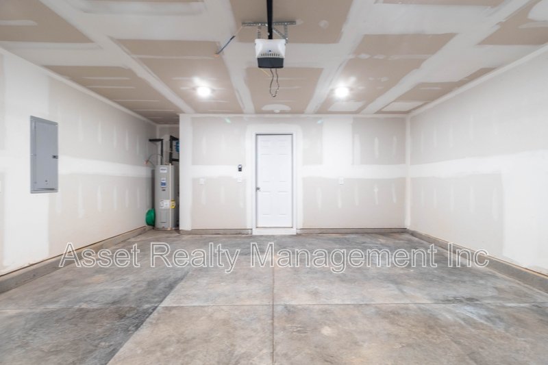2076 Southwood Circle property image