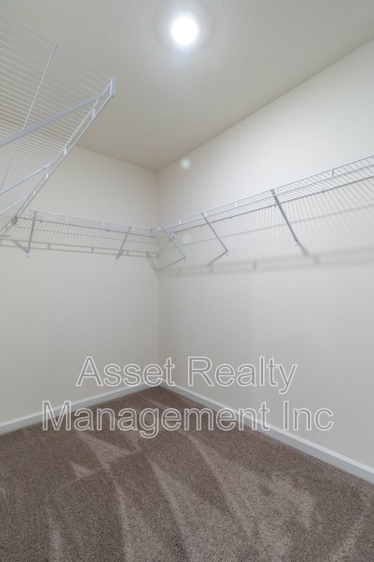 2076 Southwood Circle property image