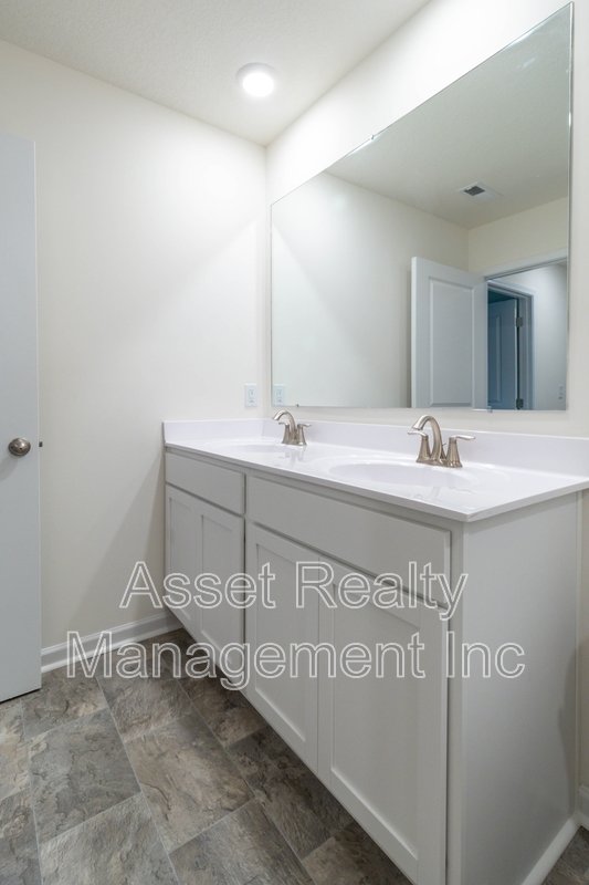 2076 Southwood Circle property image