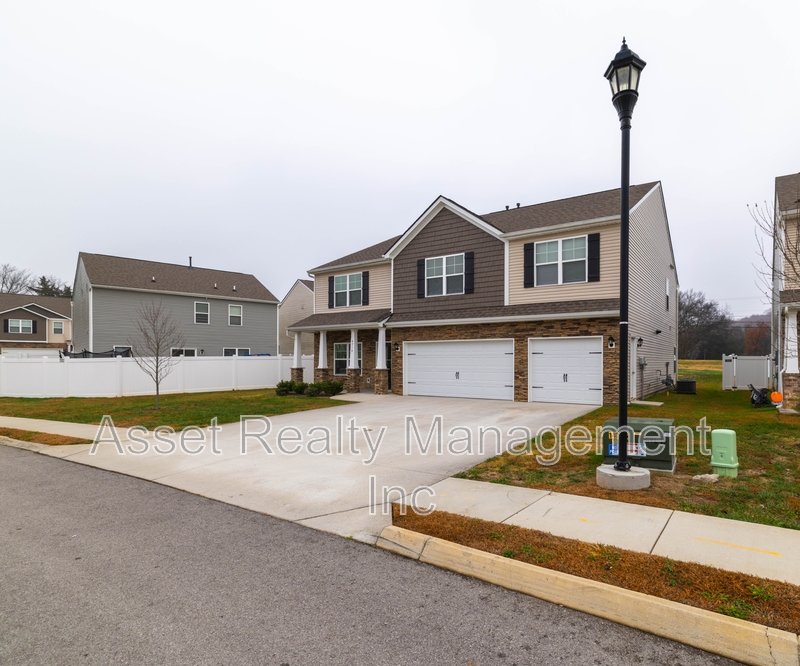 4714 Willow Bluff Circle property image