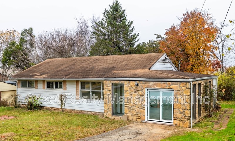 4520 Nicholas Rd property image