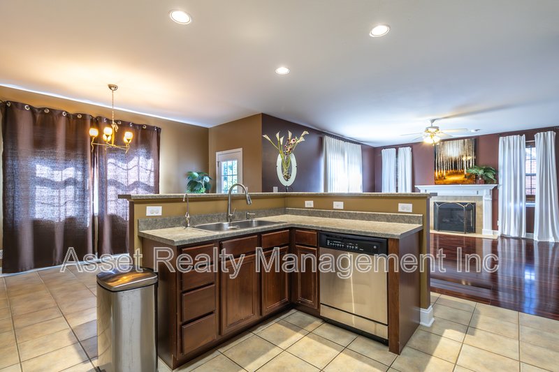 8334 Bay Gardens Lane - 1 property image