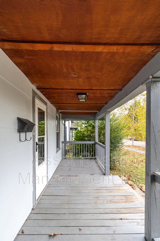 321 East Springdale Avenue property image