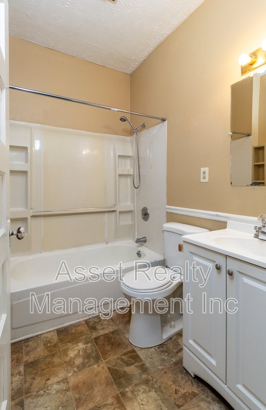 321 East Springdale Avenue property image