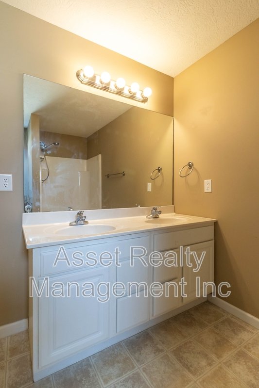 506 Drakewood Dr property image