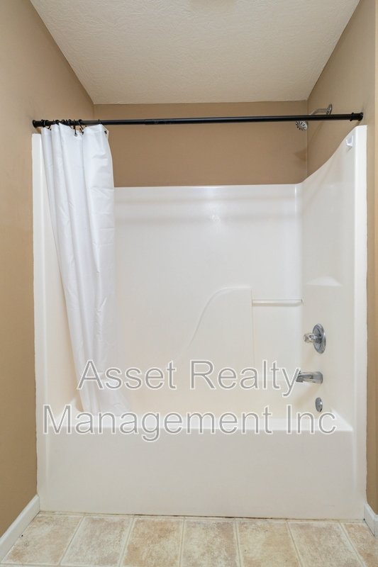 506 Drakewood Dr property image