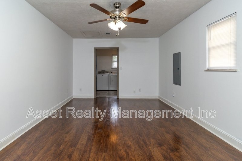 2821 Vicksburg Lane property image