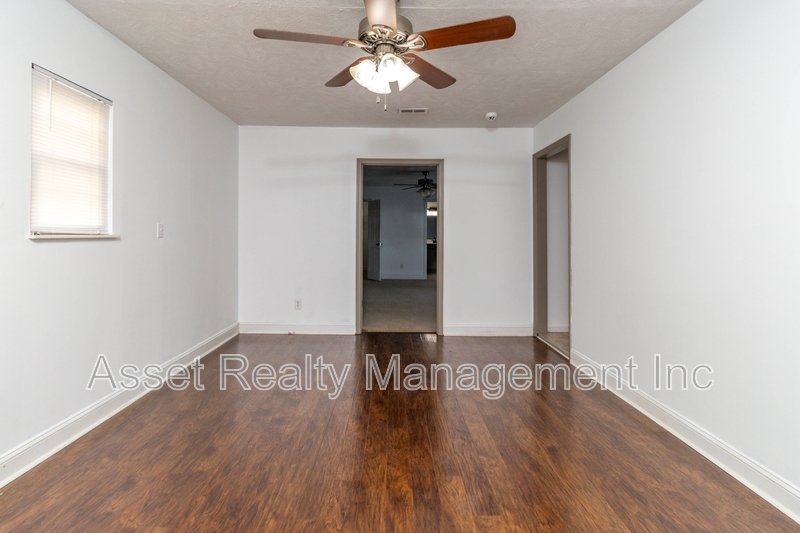 2821 Vicksburg Lane property image