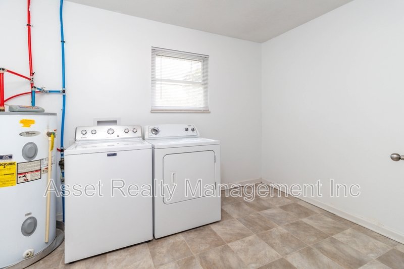 2821 Vicksburg Lane property image