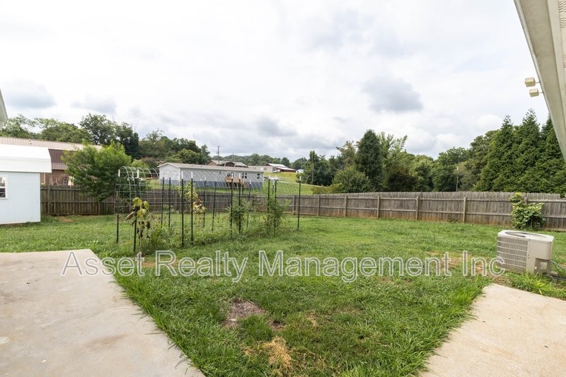 2821 Vicksburg Lane property image