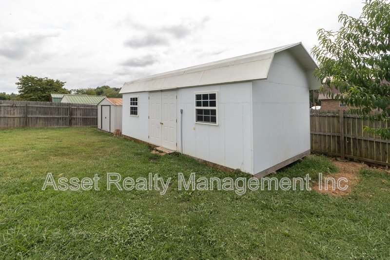 2821 Vicksburg Lane property image