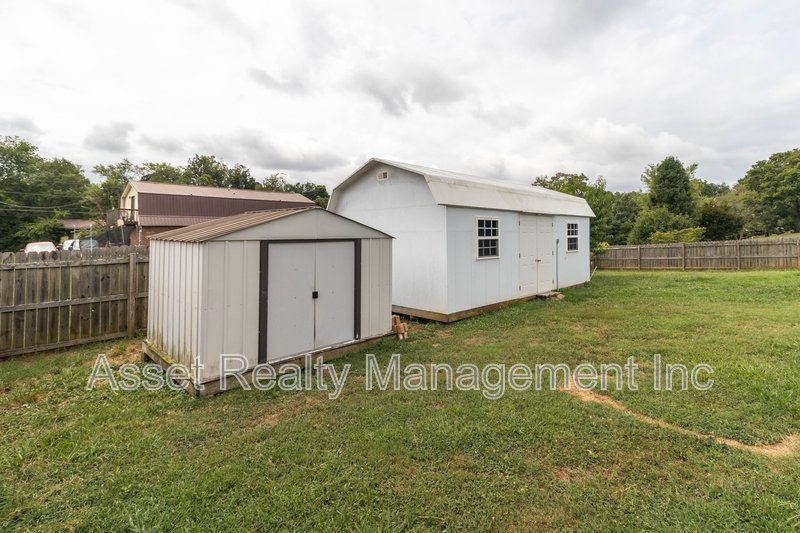 2821 Vicksburg Lane property image