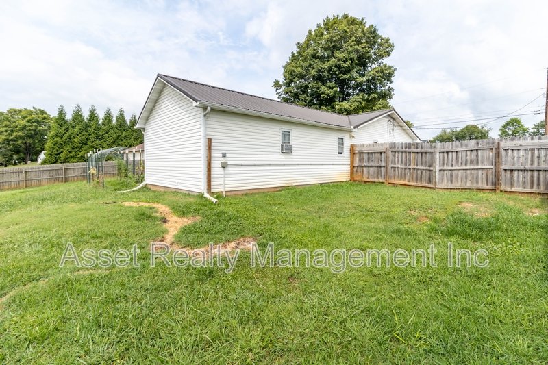 2821 Vicksburg Lane property image