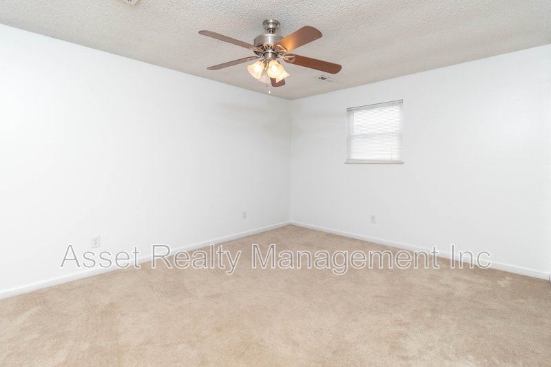 2821 Vicksburg Lane property image