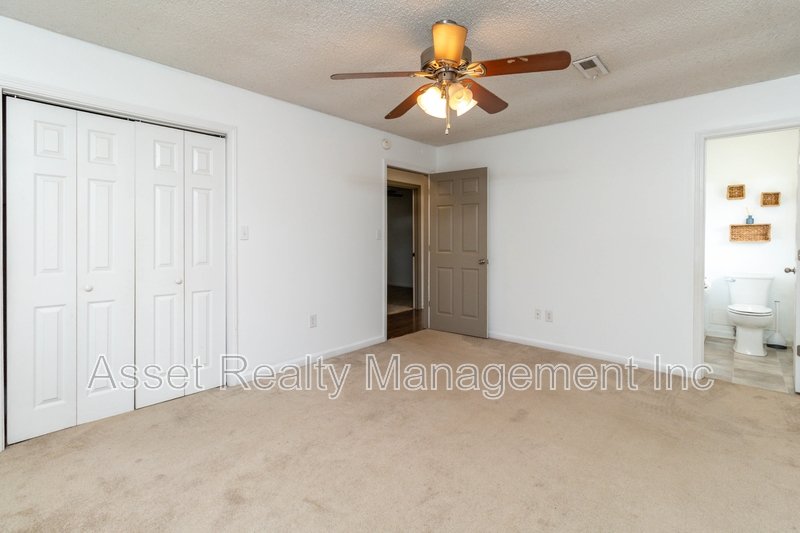 2821 Vicksburg Lane property image