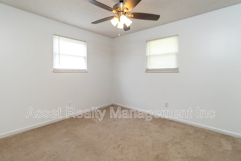 2821 Vicksburg Lane property image