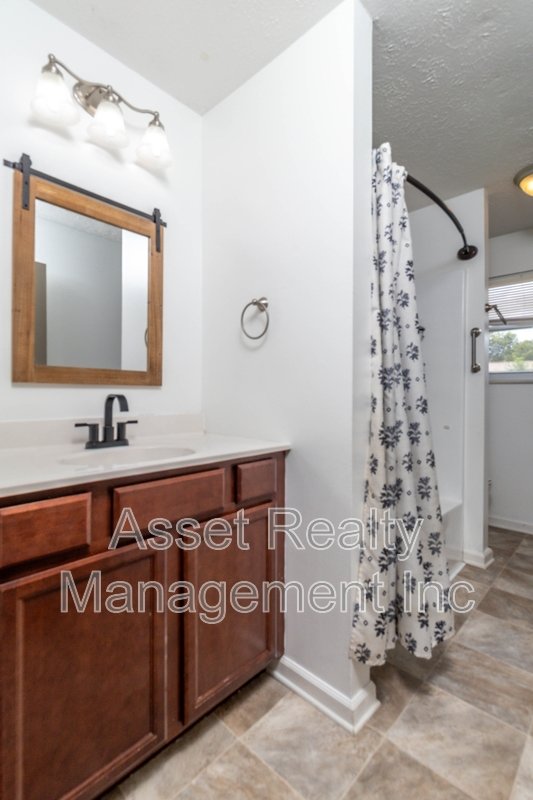 2821 Vicksburg Lane property image