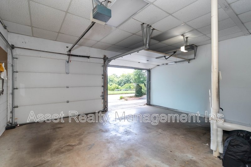 1960 Cherokee Bluff Drive property image