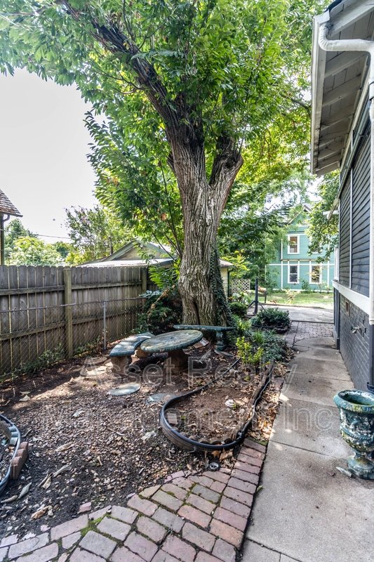602 Caswell Avenue Apt 4 property image