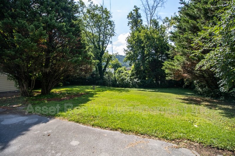 706 Dutch Valley Drive Northeast - 1 property image