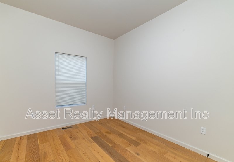 1422 Beaumont Avenue property image