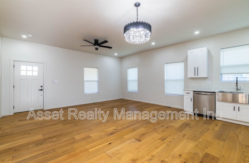 1422 Beaumont Avenue property image