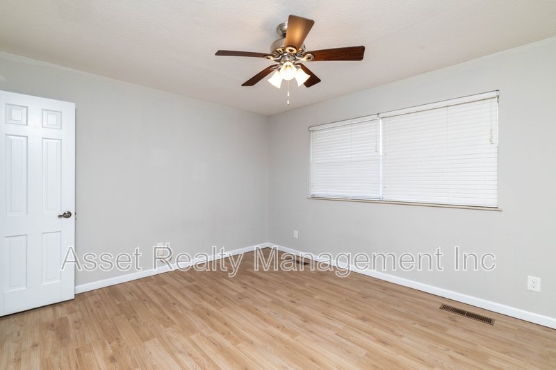 11719 S Williamsburg Drive property image