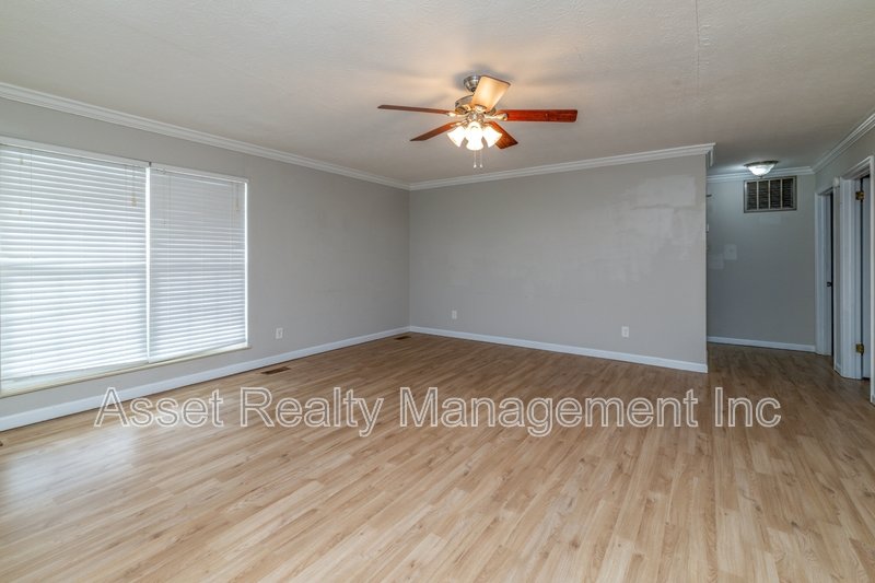 11719 S Williamsburg Drive property image