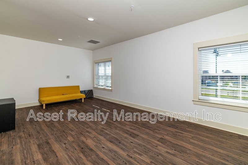 1110 Franck Street - 204 property image