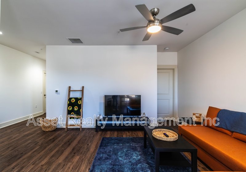 1110 Franck Street - 203 property image