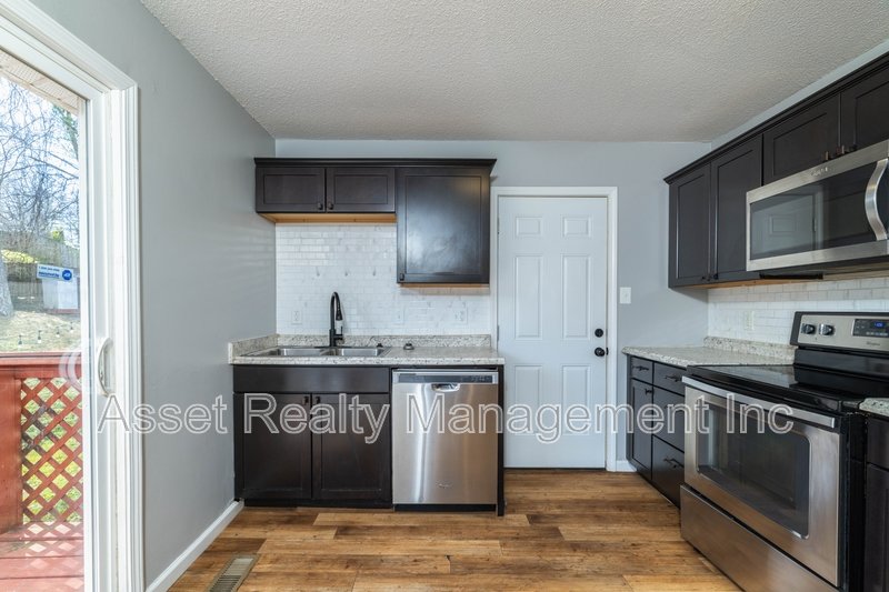 5601 Ludbury Lane property image