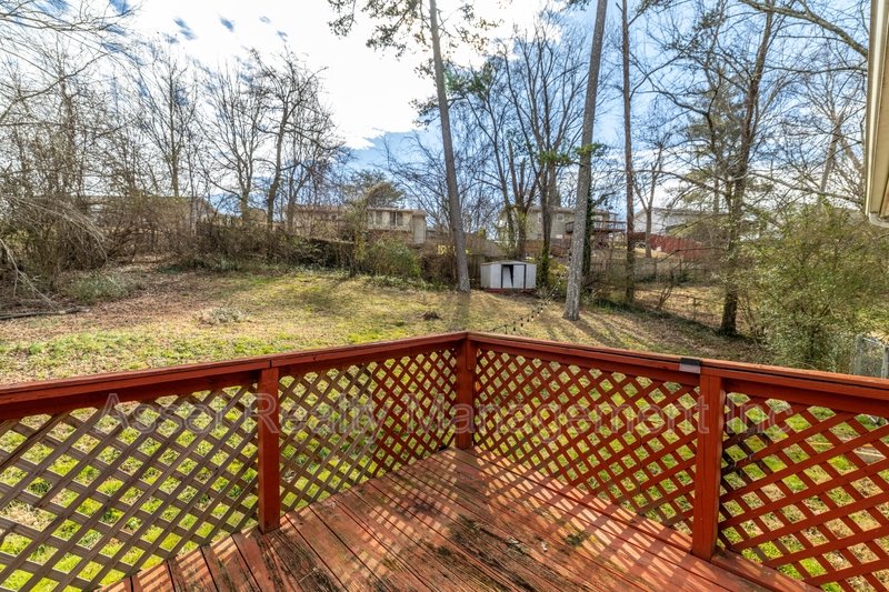 5601 Ludbury Lane property image