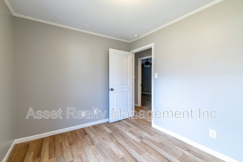 5601 Ludbury Lane property image