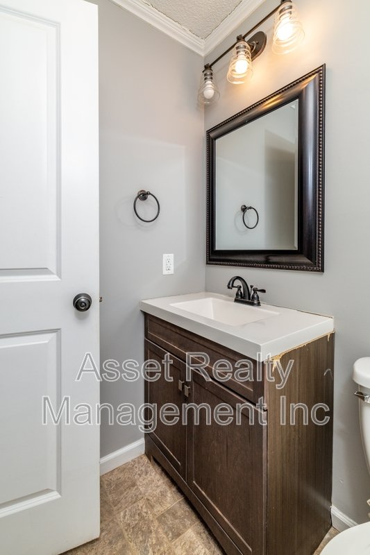 5601 Ludbury Lane property image