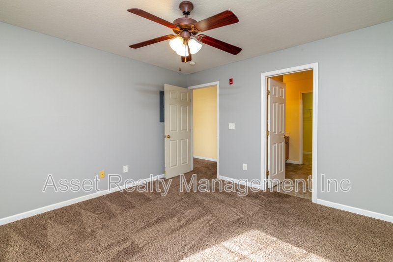 1667 Maple View Way property image