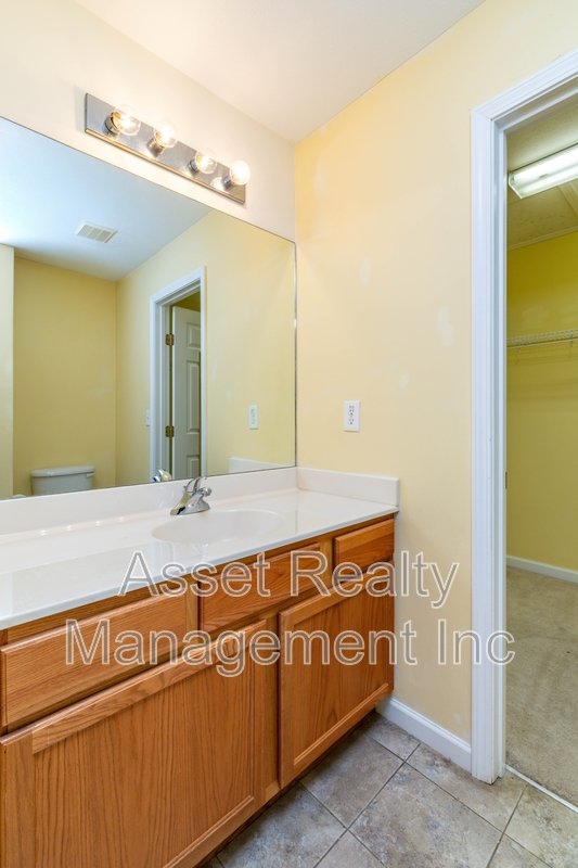 1667 Maple View Way property image