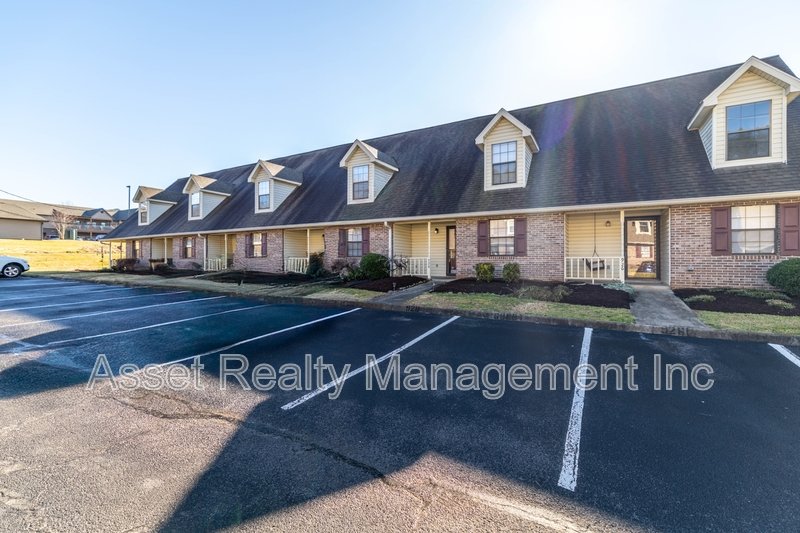 928 Chip Cove Lane - 1 property image