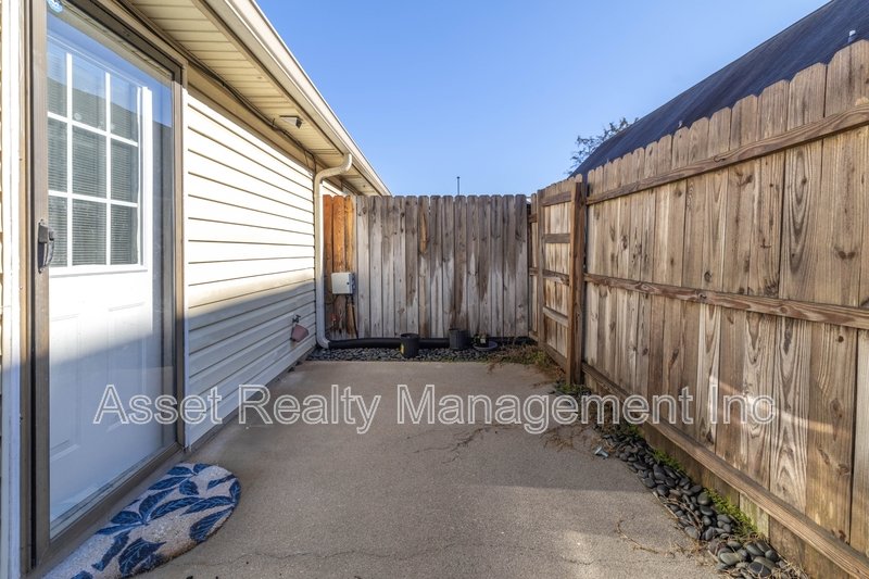 928 Chip Cove Lane - 1 property image