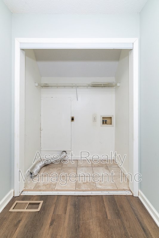 928 Chip Cove Lane - 1 property image