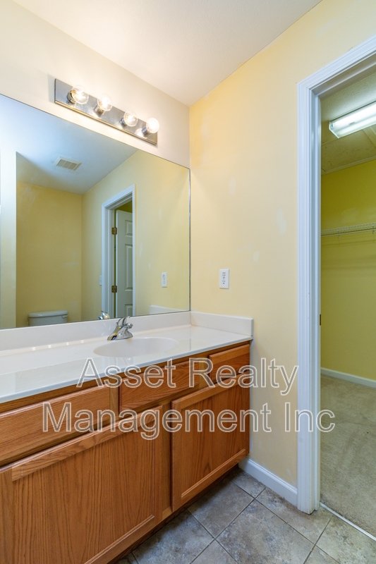 1667 Maple View Way property image