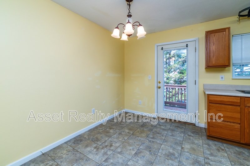 1667 Maple View Way property image