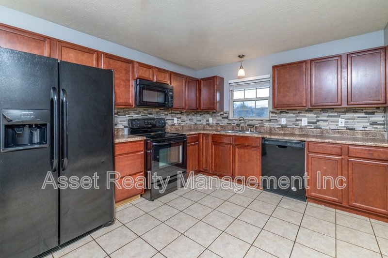 2013 Paris Road property image