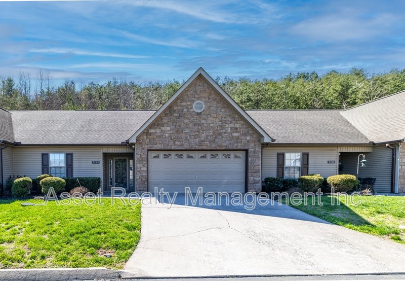 5104 Cates Bend Way - 1 property image