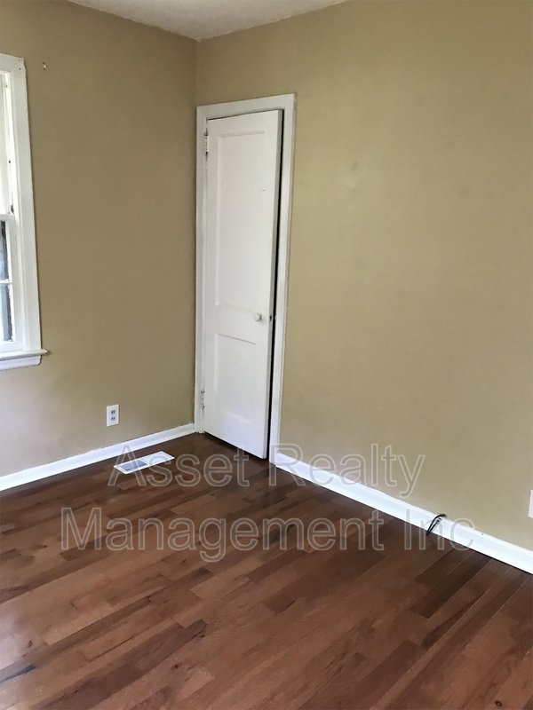 2315 Greenfield Ln property image