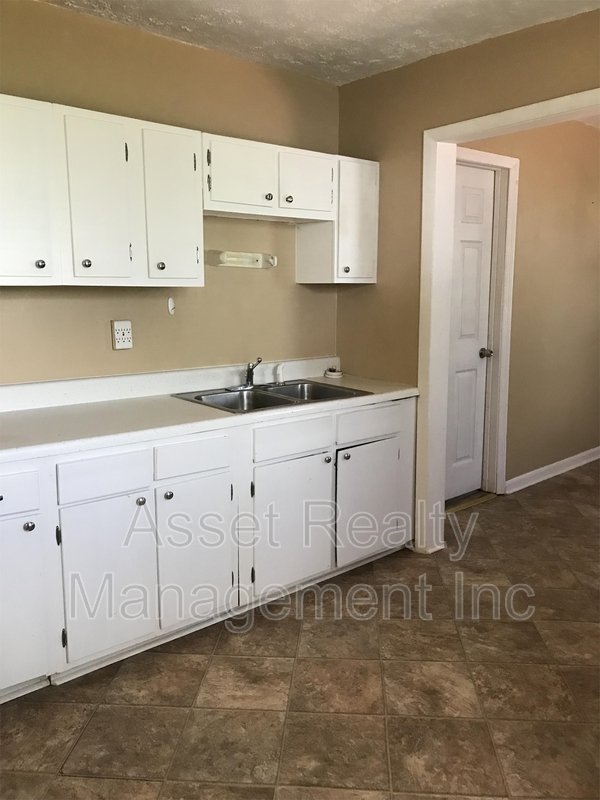 2315 Greenfield Ln property image
