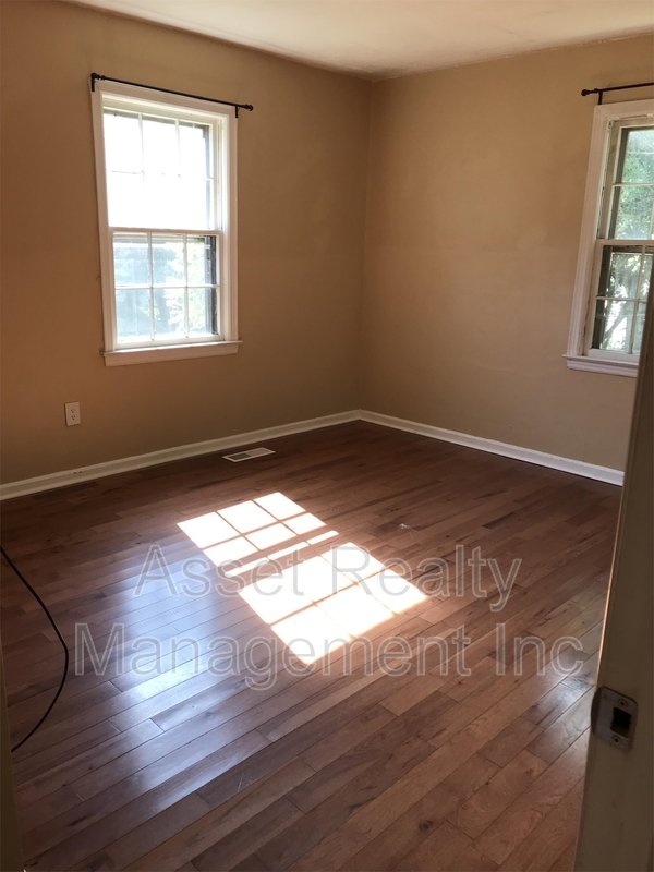 2315 Greenfield Ln property image
