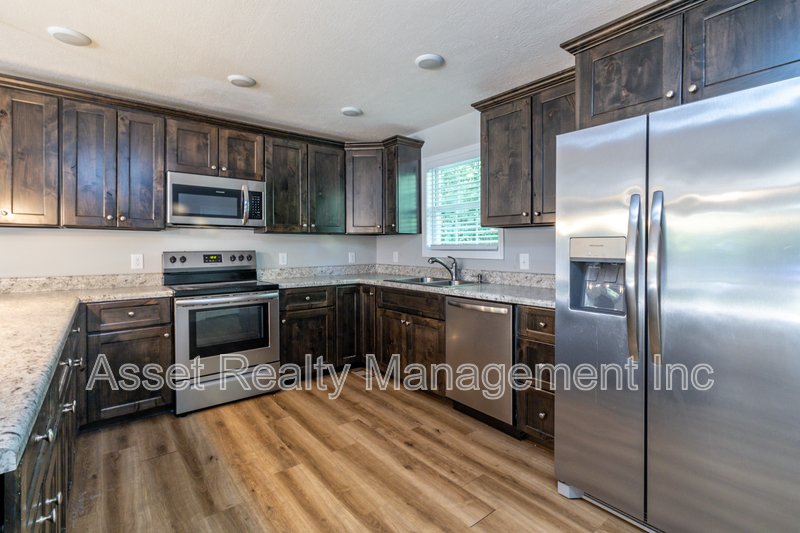 112 Walnut Lane property image