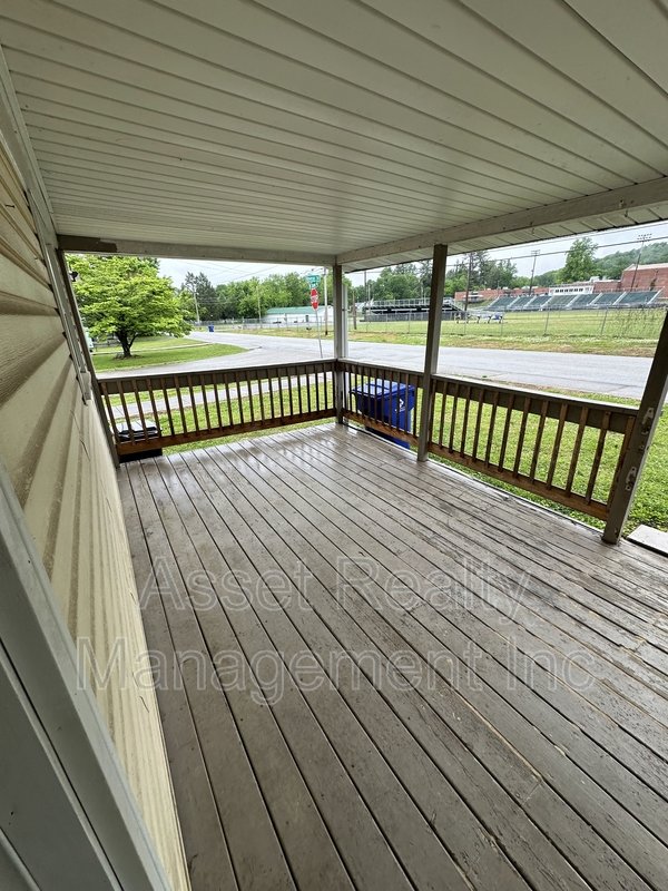 500 West Strang Street property image